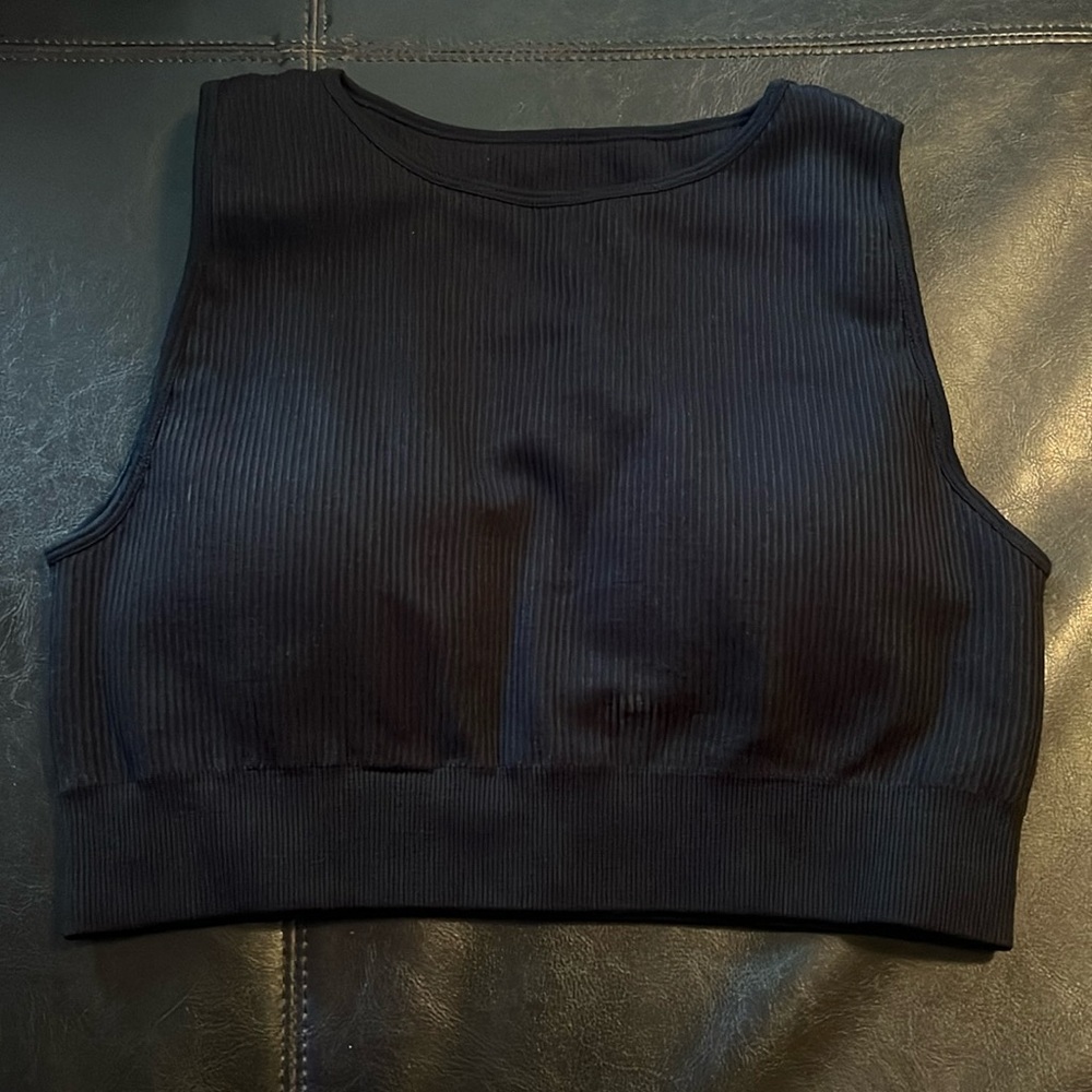 Paragon L/XL tank crop bra top built in pads